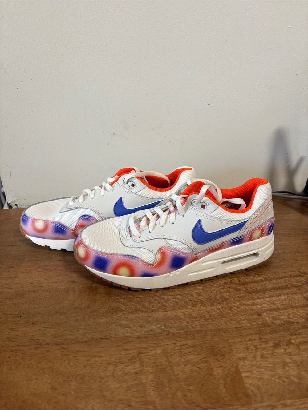 Nike Air Max Everything you need White / orange Sneakers size 6 .New